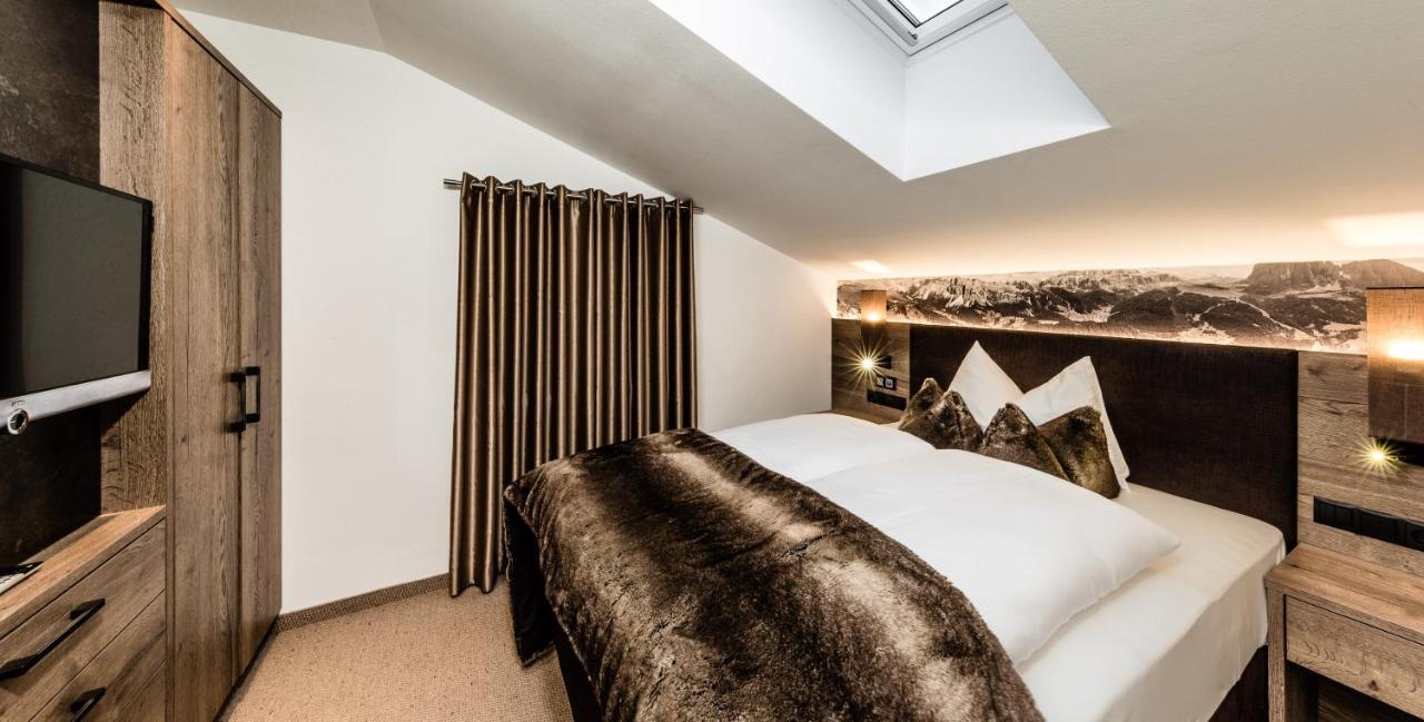 Apartments Villa Gardena - Gardenahotels Selva di Val Gardena Ngoại thất bức ảnh