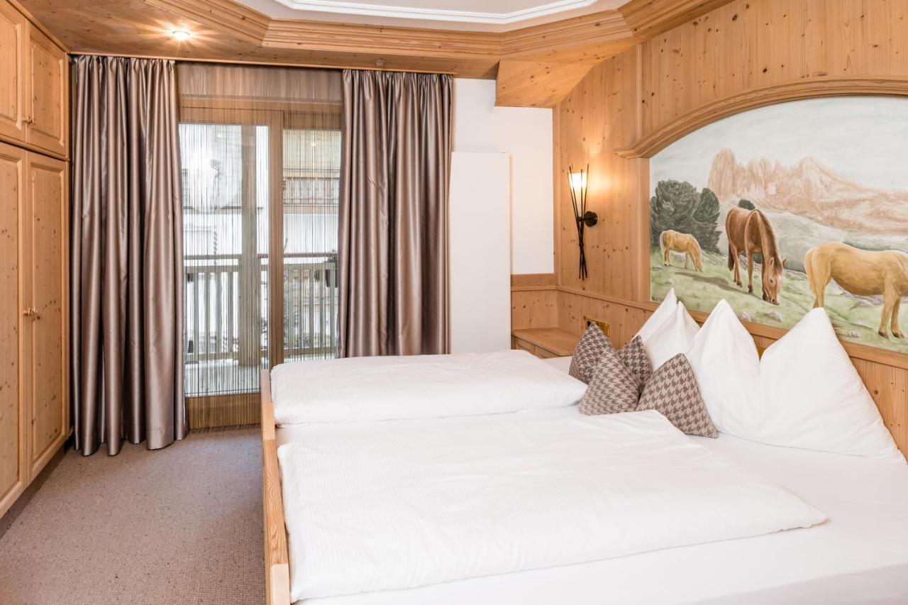Apartments Villa Gardena - Gardenahotels Selva di Val Gardena Ngoại thất bức ảnh
