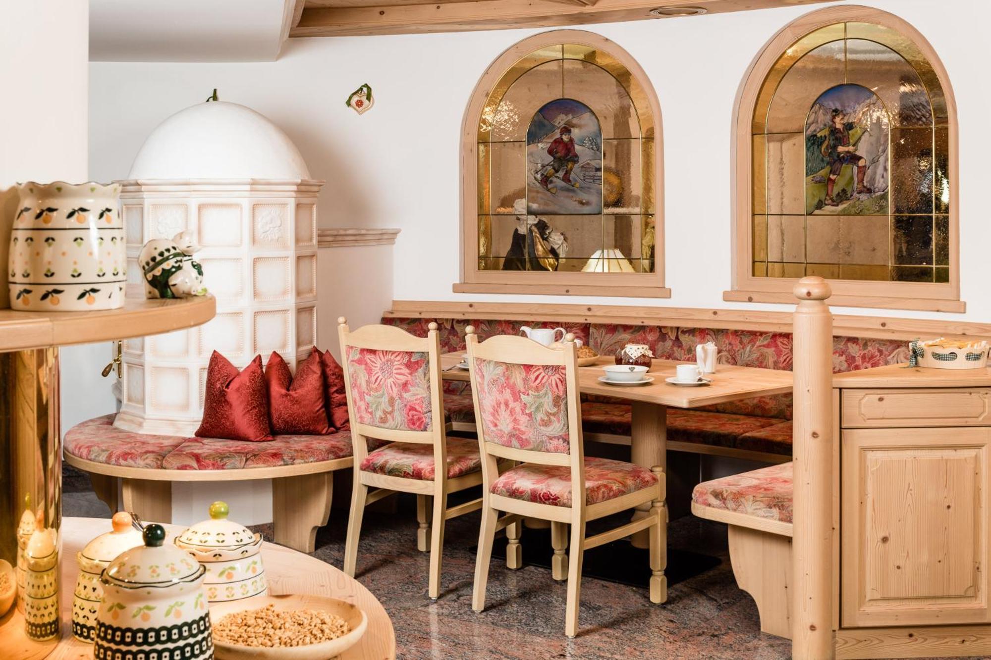 Apartments Villa Gardena - Gardenahotels Selva di Val Gardena Ngoại thất bức ảnh